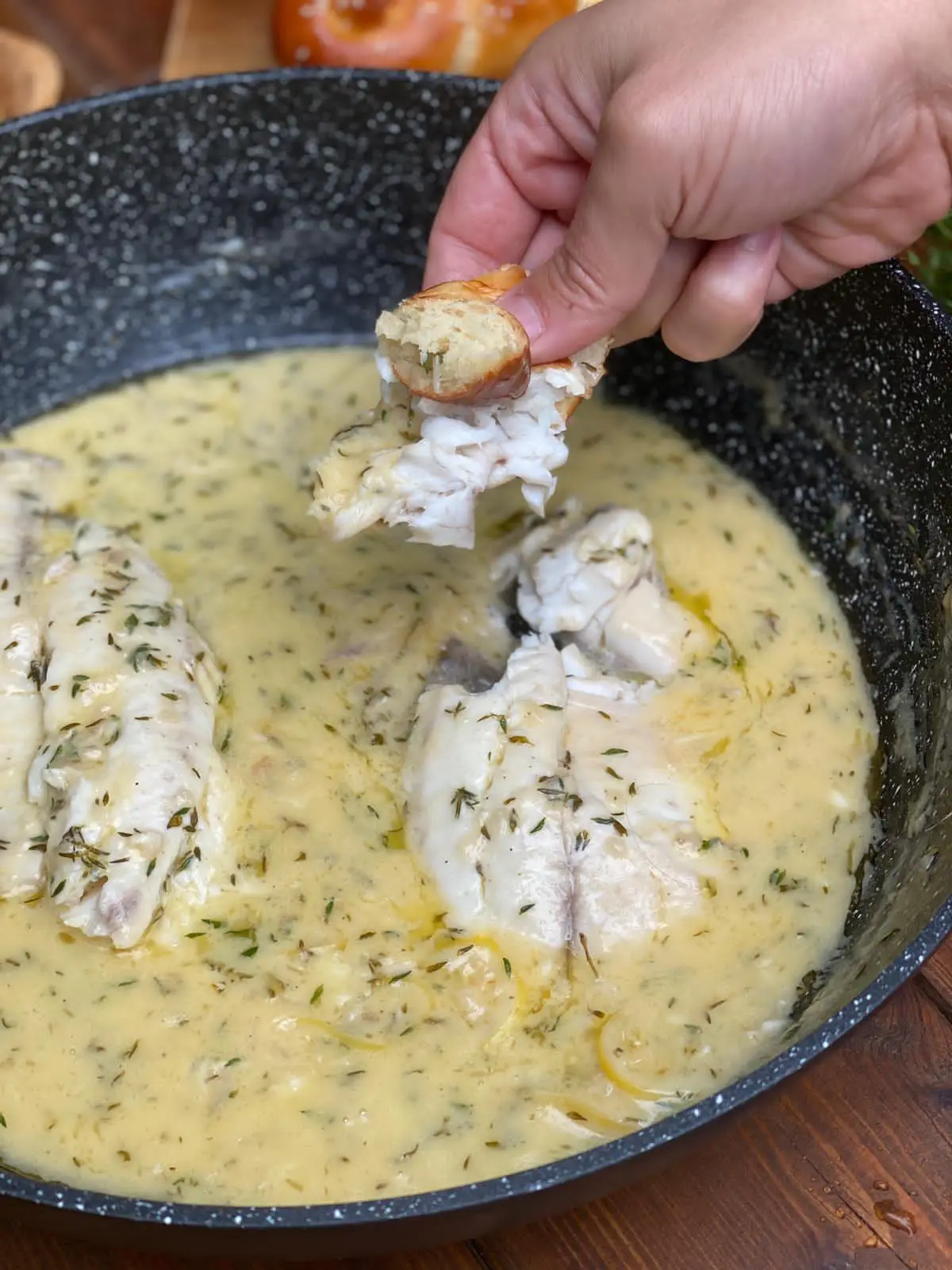 אמנון ברוטב חמאת לימון וטימין- בת חן